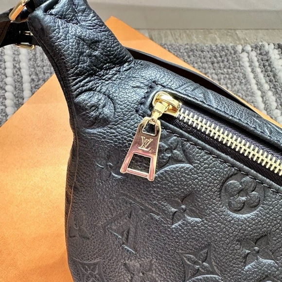 Louis Vuitton Bumbag 2022 Empreinte Noir LIKE NEW - Picture 6 of 10